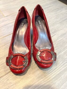 Vintage Nine West red wedges size 5.5